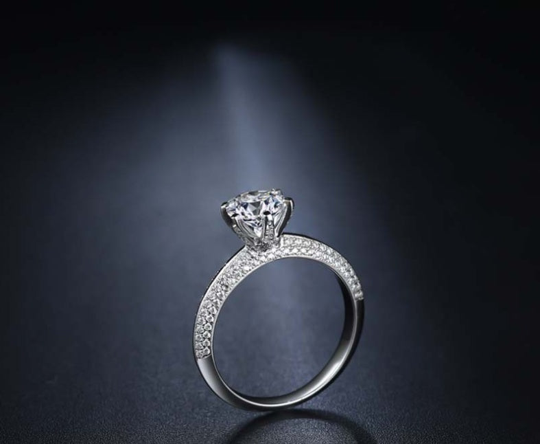 Six-claw paved with diamond luxury ring Curren