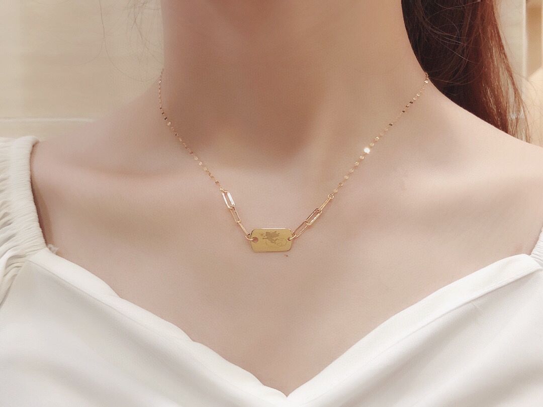 18k gold angel clavicle chain Curren