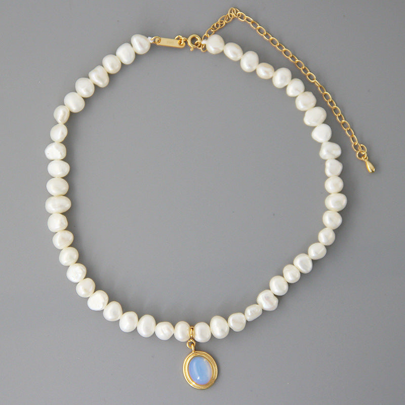 Round Medal Pearl Necklace Irregular Pearl Curren